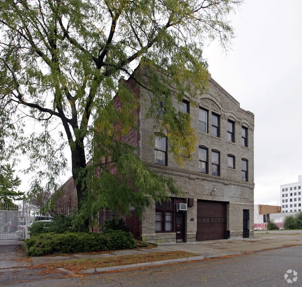 478 W Columbia St, Detroit, MI à vendre - Photo du bâtiment - Image 2 de 21