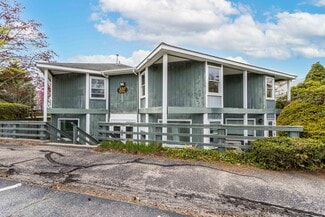 Plus de détails pour 320 Gifford St, Falmouth, MA - Bureau à vendre