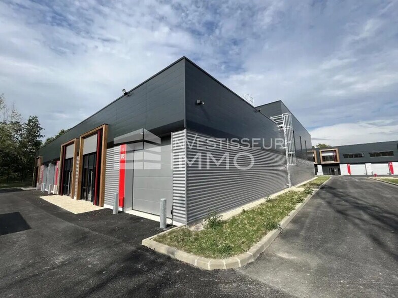 Industriel dans Éragny à louer - Photo du bâtiment - Image 2 de 3