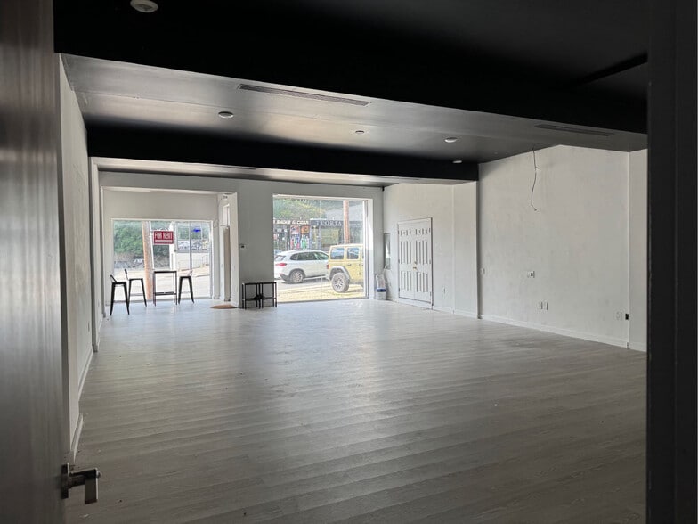 1208-1210 Northern Blvd, Manhasset, NY for lease - Building Photo - Image 2 of 6