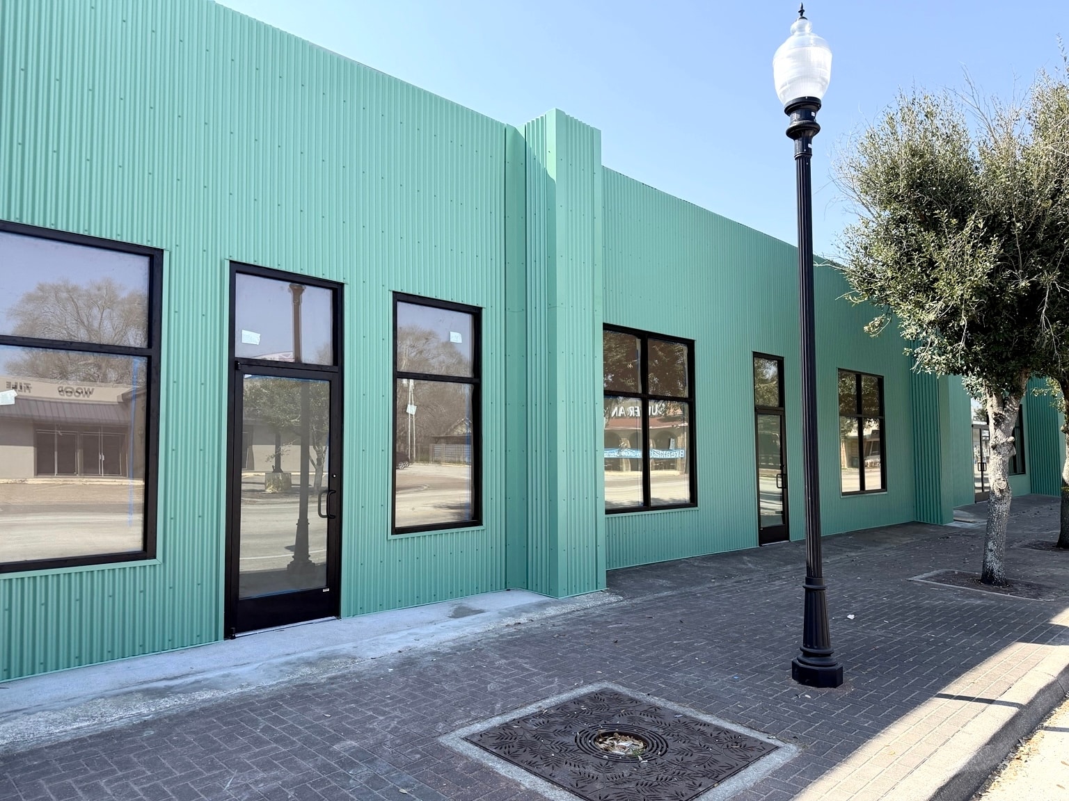 2533 Calder, Beaumont, TX for lease Building Photo- Image 1 of 6