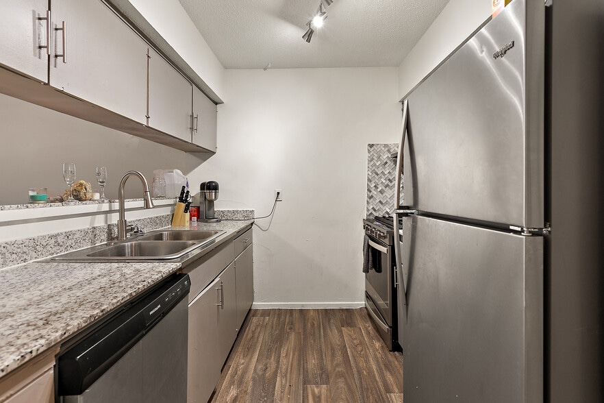 8502 Dryfield Dr, Austin, TX for sale - Building Photo - Image 3 of 87