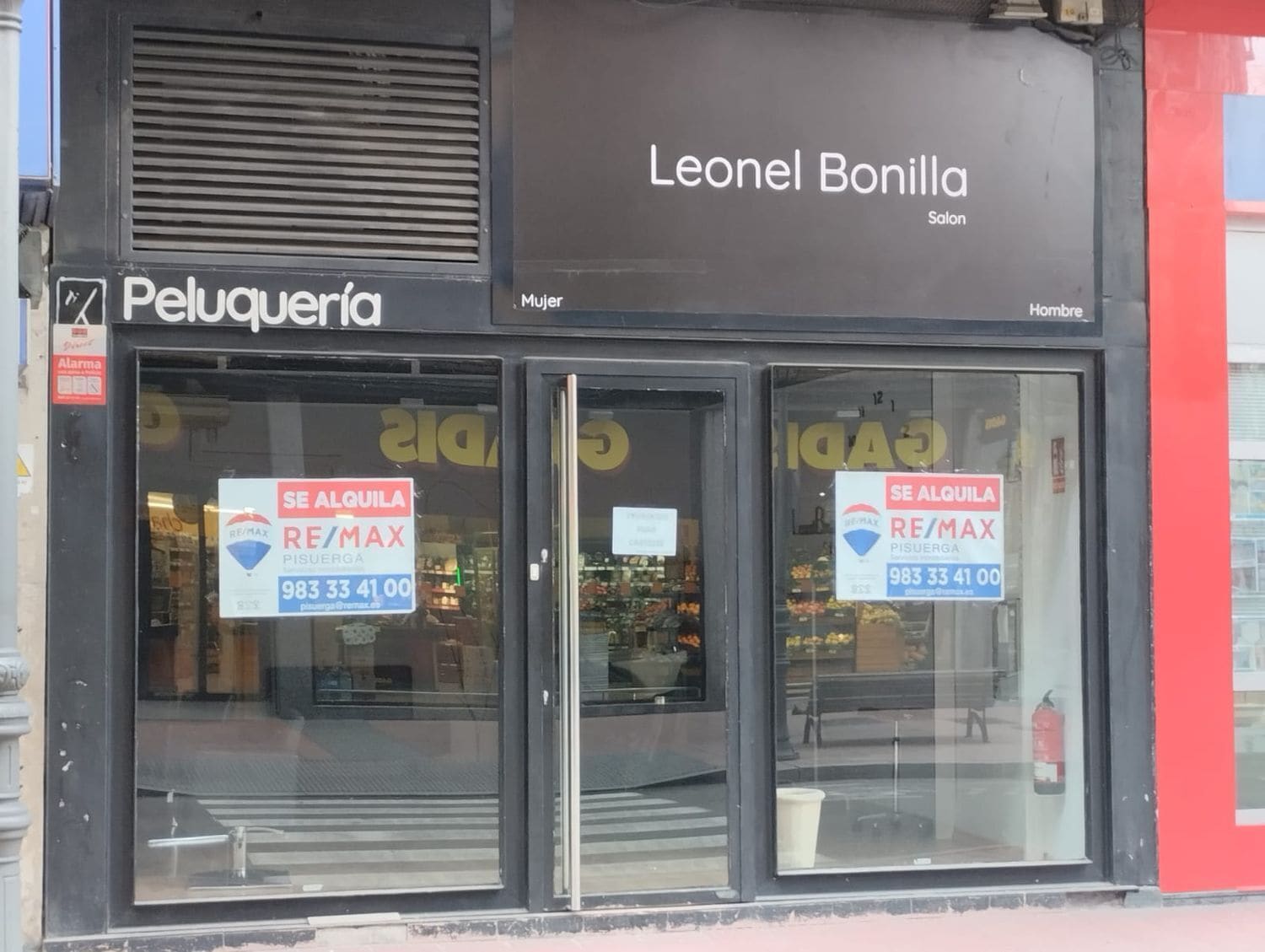 Retail in Valladolid for lease Building Photo- Image 1 of 21