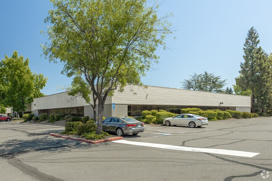 7844 Madison Ave, Fair Oaks, CA à vendre - Photo du bâtiment - Image 2 de 4