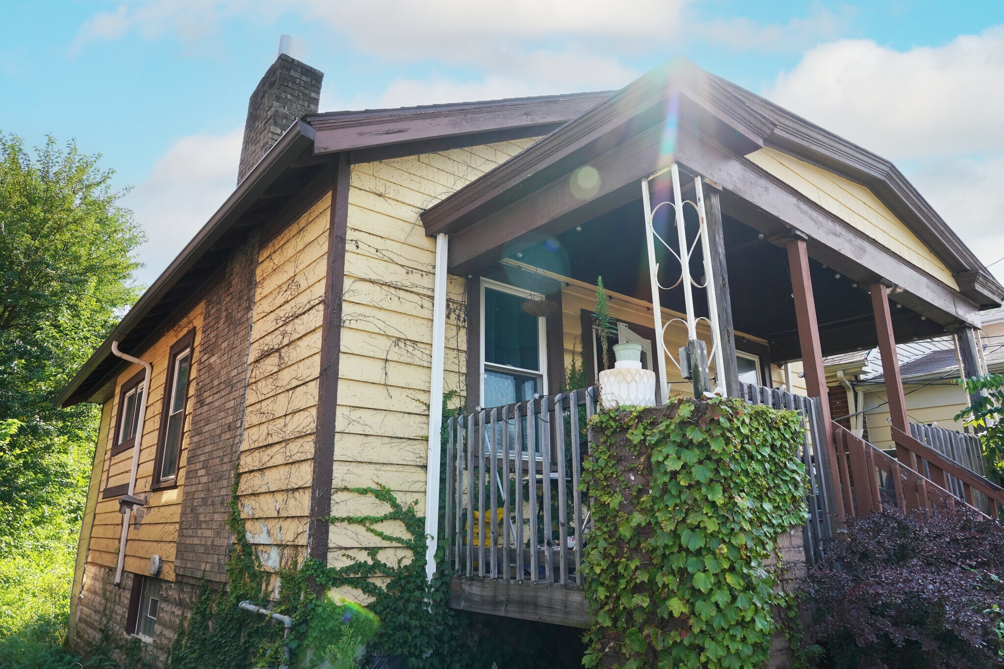 827 Norwich Ave, Pittsburgh, PA for sale Primary Photo- Image 1 of 2