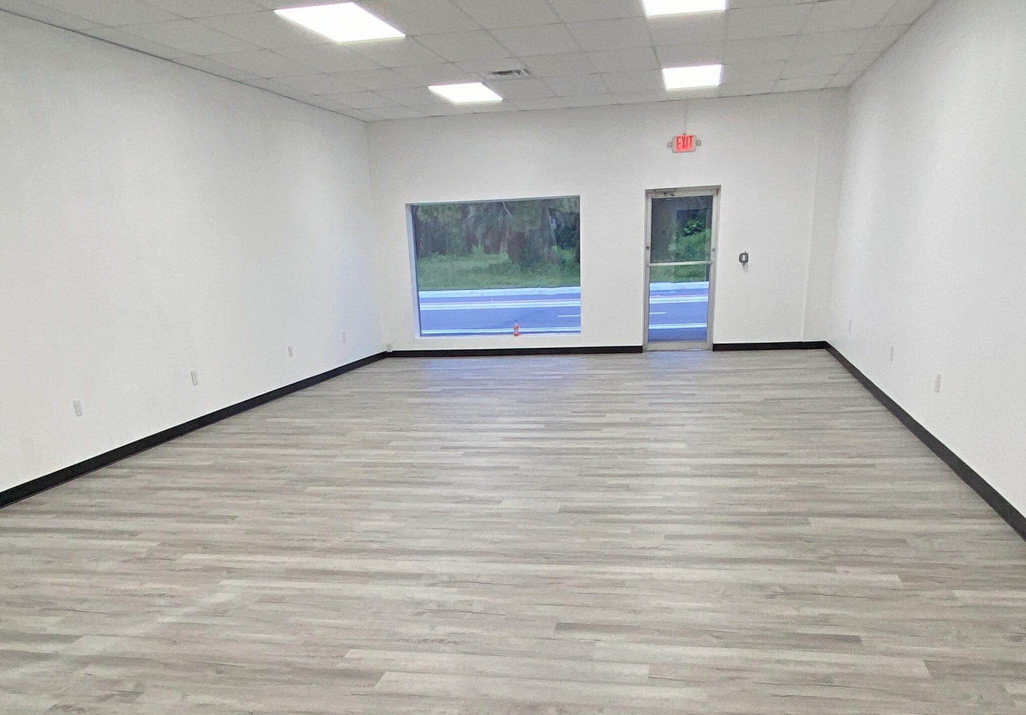 404 S Babcock St, Melbourne, FL for lease Interior Photo- Image 1 of 3