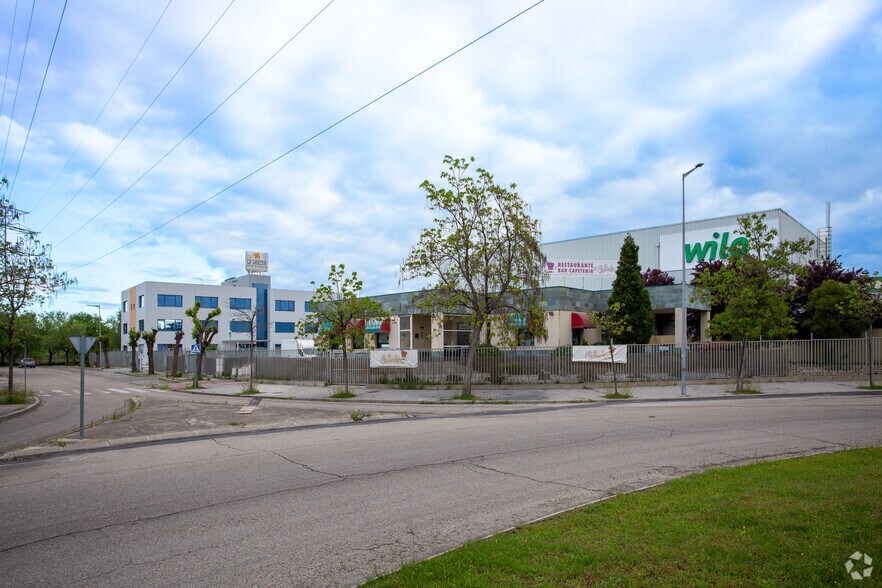 Calle Padre Granda, 4, Alcalá de Henares, Madrid à louer - Photo du bâtiment - Image 2 de 4