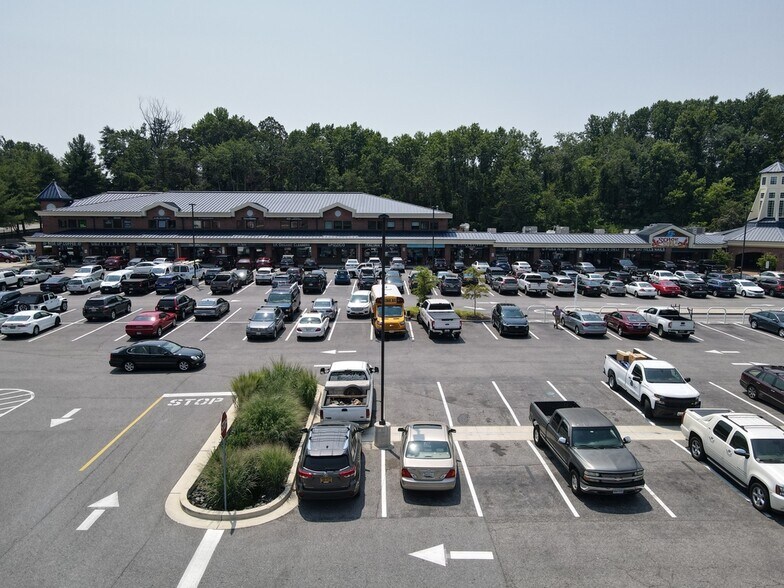 1238 Bay Dale Dr, Arnold, MD à louer - Photo du bâtiment - Image 3 de 9