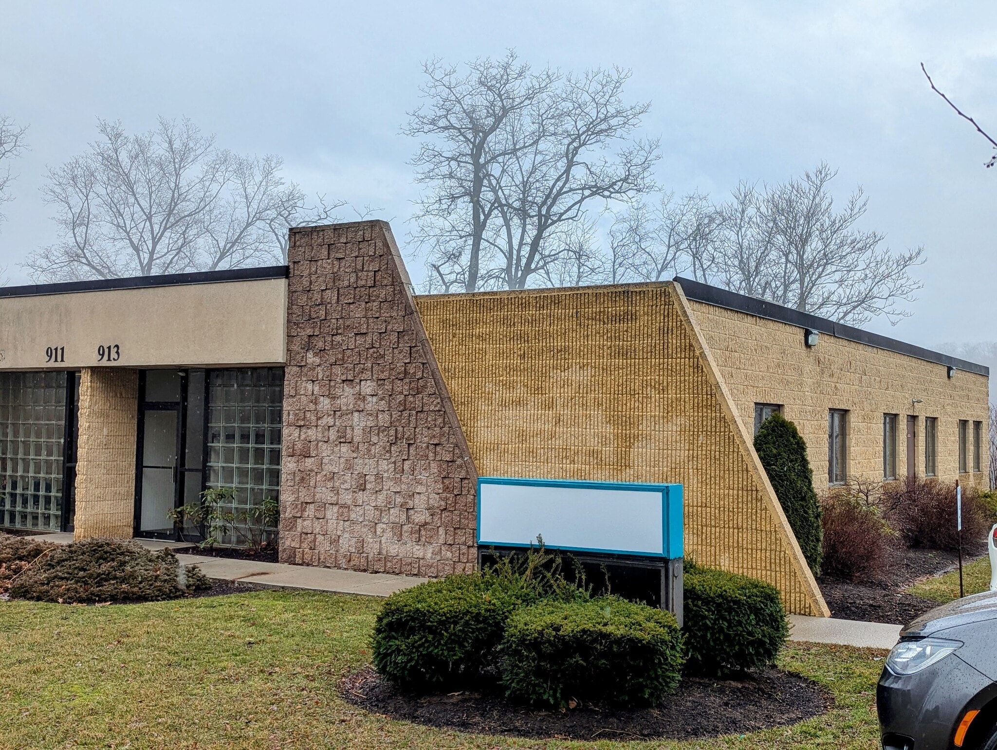 913 Menoher Blvd, Johnstown, PA for sale Primary Photo- Image 1 of 5
