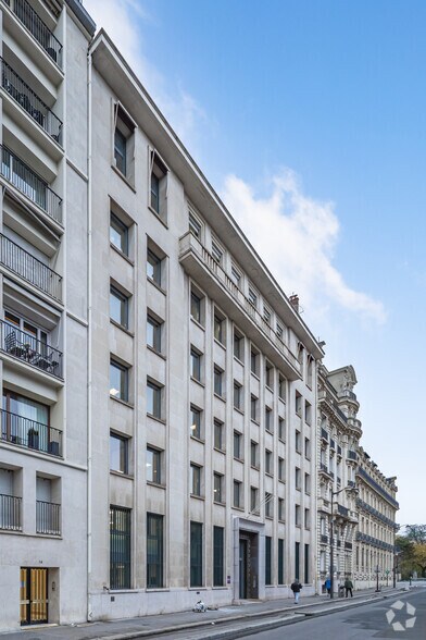 5 Rue François Ier, Paris à louer - Photo du bâtiment - Image 3 de 8