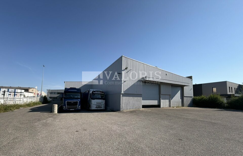 Industrial in Vénissieux for lease Building Photo- Image 1 of 9