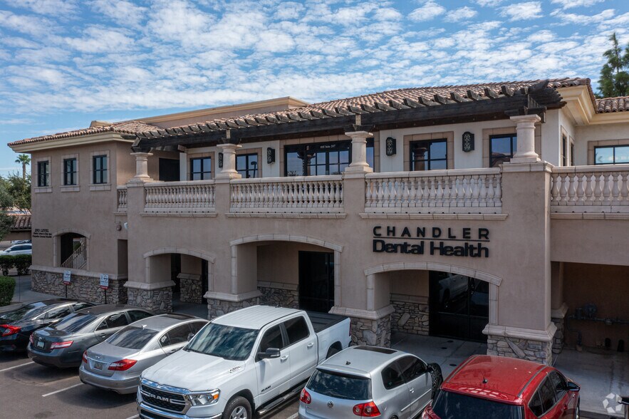 1035 W Queen Creek Rd, Chandler, AZ à louer - Photo du bâtiment - Image 3 de 6