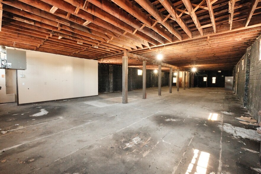1238 E Saint Georges Ave, Linden, NJ à vendre - Photo du bâtiment - Image 2 de 14