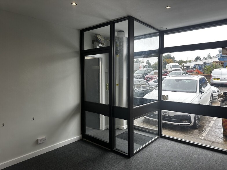 Mundells Ct, Welwyn Garden City for lease - Building Photo - Image 3 of 3