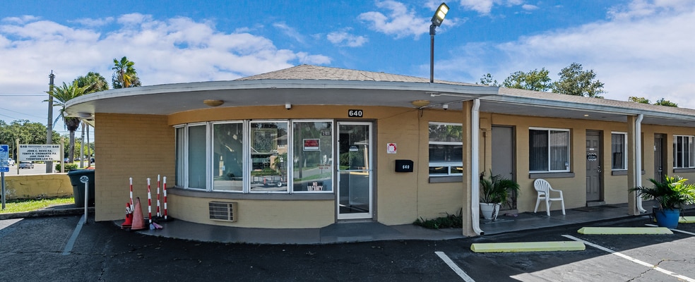 640 S Ridgewood Ave, Daytona Beach, FL for sale - Building Photo - Image 2 of 9