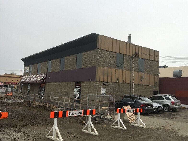 15241 Stony Plain Rd NW, Edmonton, AB à louer - Photo du bâtiment - Image 2 de 22