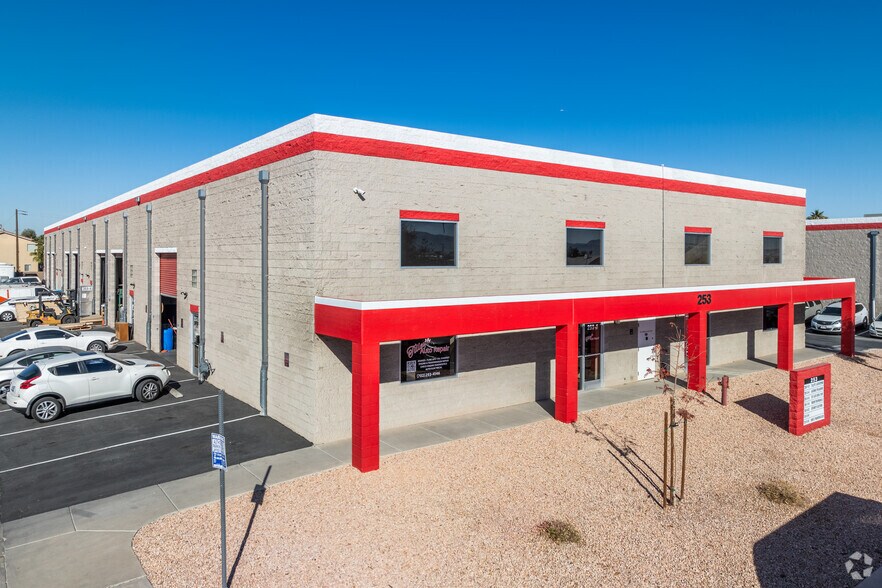 253 Elliott Rd, Henderson, NV à vendre - Photo du bâtiment - Image 1 de 6