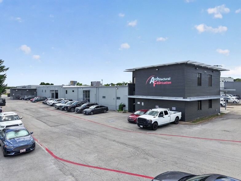 2100 E Richmond Ave, Fort Worth, TX for lease - Building Photo - Image 1 of 9