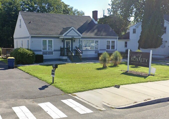 583 N Dupont Hwy, Dover, DE à louer - Photo du bâtiment - Image 2 de 3