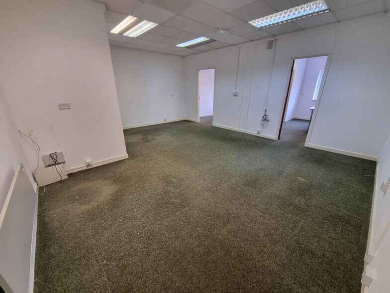 7 Mill St, Trowbridge à louer - Photo du bâtiment - Image 3 de 14