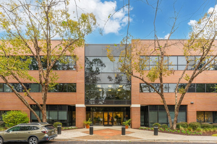 3875 Faber Place Dr, North Charleston, SC for lease - Building Photo - Image 2 of 18