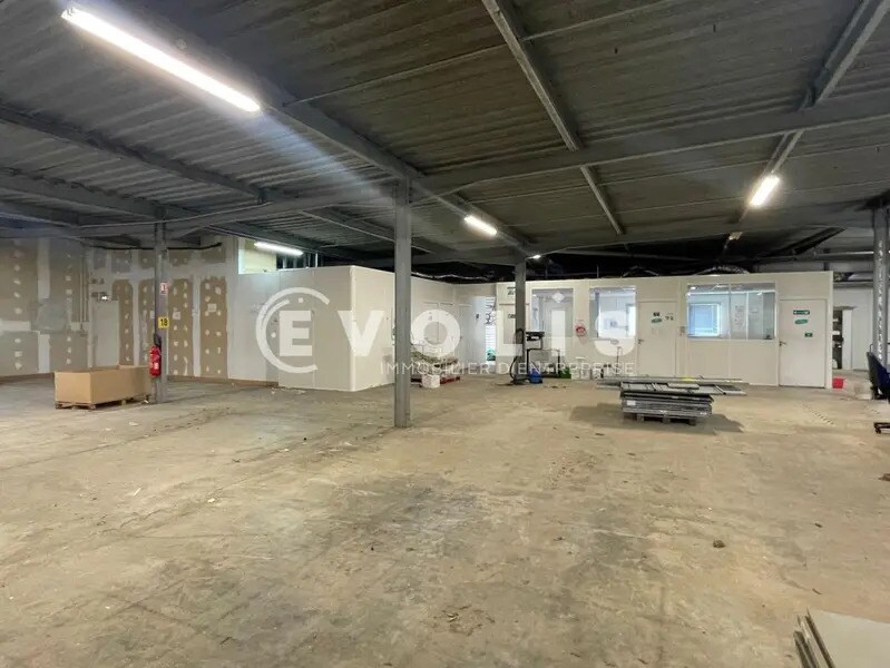 Flex in Bordeaux for lease Interior Photo- Image 1 of 9