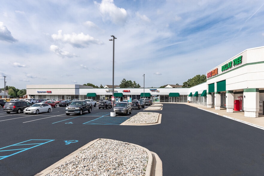 37531-37605 Harper Rd, Clinton Township, MI for lease - Building Photo - Image 3 of 16