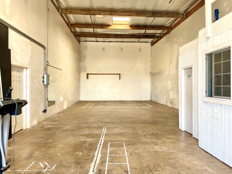 94-503 Ukee St, Waipahu, HI for lease - Interior Photo - Image 1 of 5