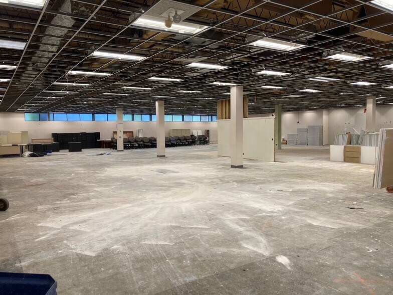 2004 Miner St, Des Plaines, IL à louer - Photo intérieure - Image 2 de 9