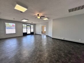 2920-2972 Churn Creek Rd, Redding, CA for lease Interior Photo- Image 2 of 9