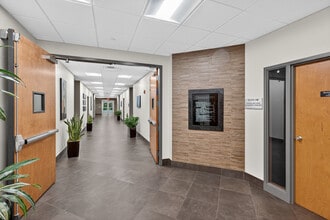 6 Technology Dr, Setauket, NY à louer Photo intérieure- Image 2 de 9