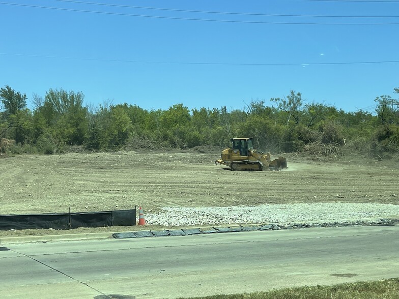 3950 Angle, Fort Worth, TX for lease - Building Photo - Image 2 of 4