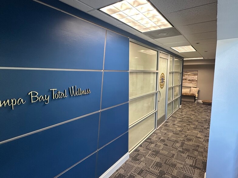 300 S Hyde Park Ave, Tampa, FL à vendre - Photo du bâtiment - Image 3 de 12