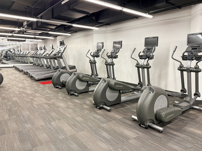 200 S Wacker Dr, Chicago, IL for lease - Interior Photo - Image 2 of 22