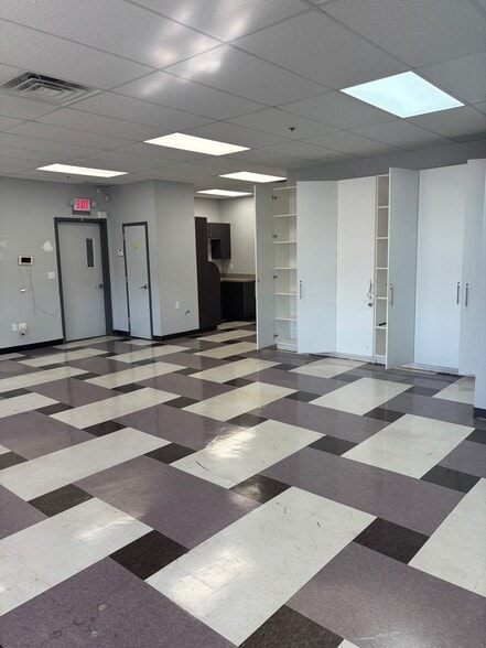 1491-1493 Broadway, Brooklyn, NY for lease - Interior Photo - Image 2 of 25