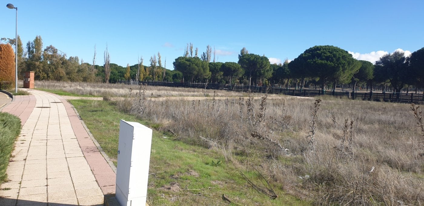 Terrain dans Aldeamayor de San Martín, Valladolid à vendre Photo principale- Image 1 de 26