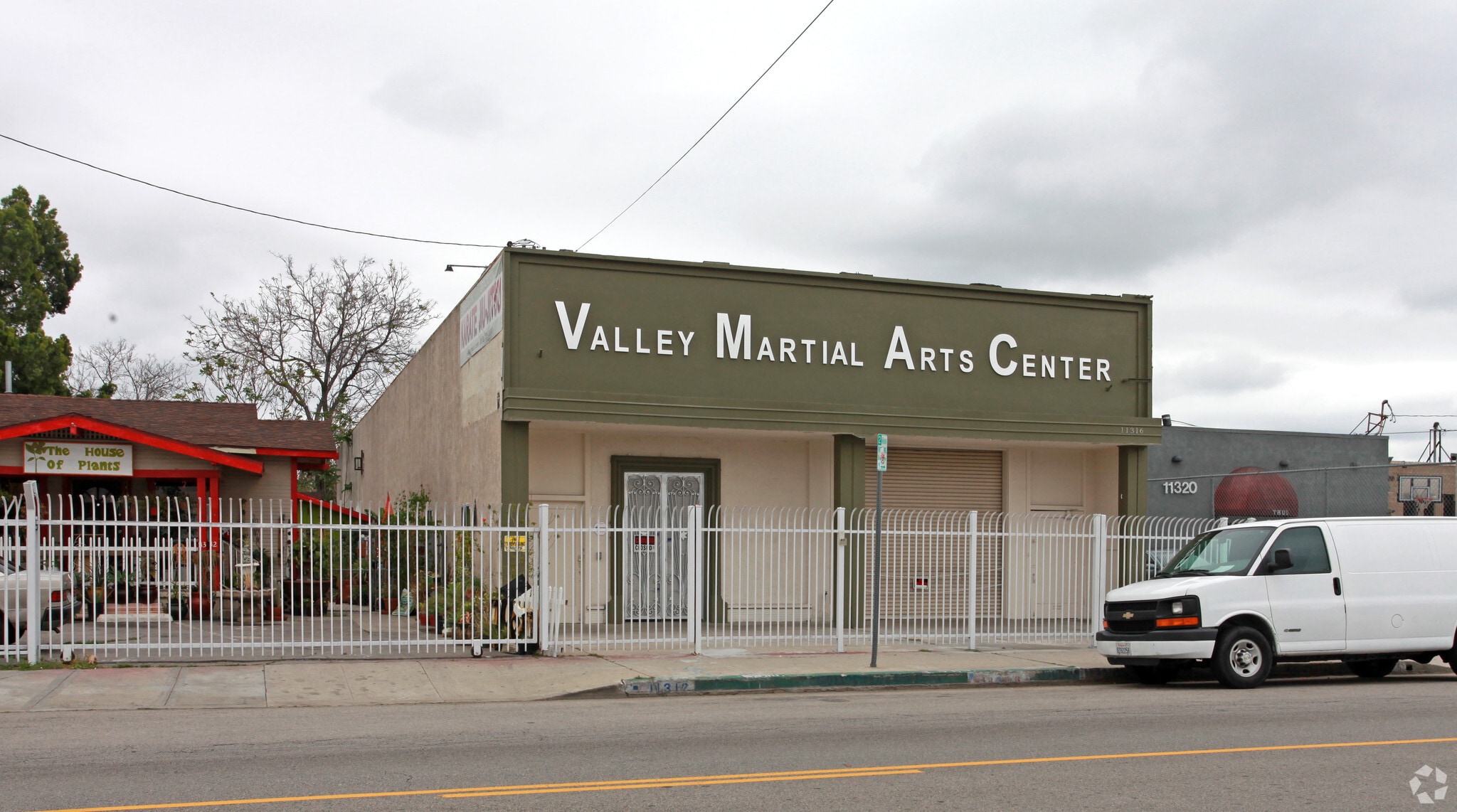 11316 Burbank Blvd, North Hollywood, CA for lease Primary Photo- Image 1 of 11