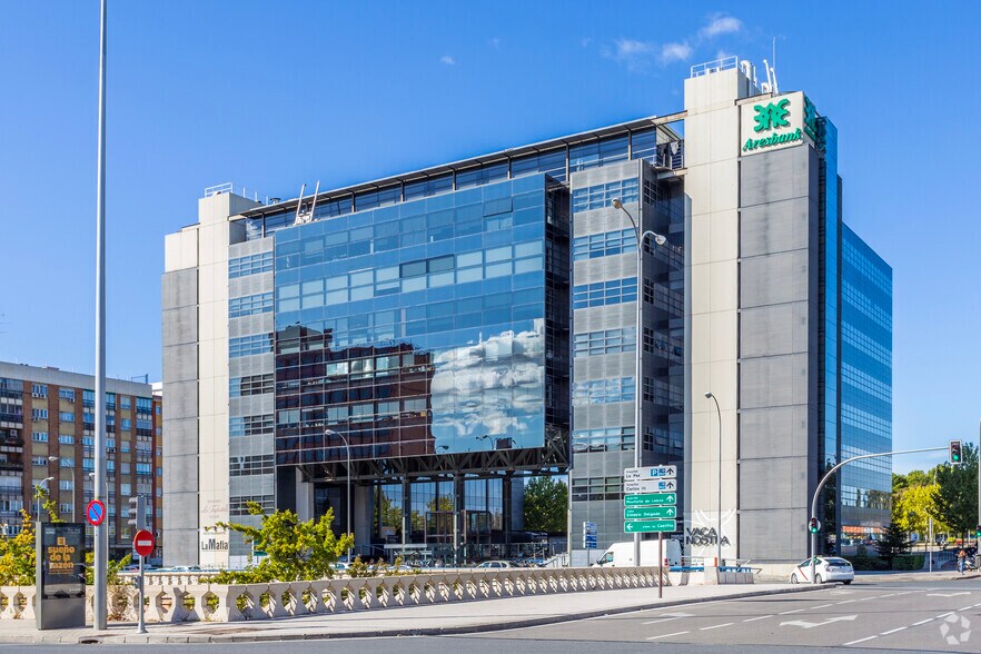 Paseo Castellana, 257, Madrid, Madrid à louer - Photo du bâtiment - Image 2 de 17