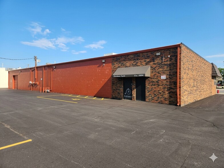 114 N Larkin Ave, Joliet, IL à vendre - Photo du bâtiment - Image 2 de 14