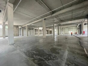 Flex dans Bobigny à louer Photo du bâtiment- Image 2 de 20