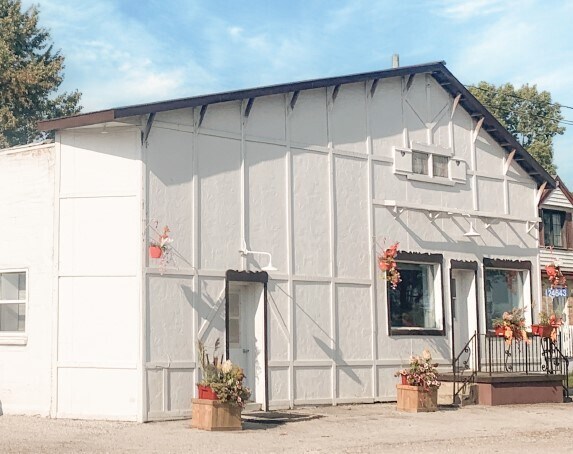 24637 Melbourne Rd, Strathroy, ON à vendre - Photo principale - Image 1 de 1