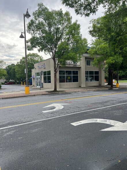 825 Martin Luther King Jr Dr NW, Atlanta, GA for sale - Primary Photo - Image 1 of 1