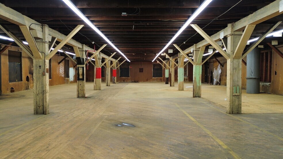 101-105 Church St, Aberdeen, NJ à louer - Photo intérieure - Image 3 de 20