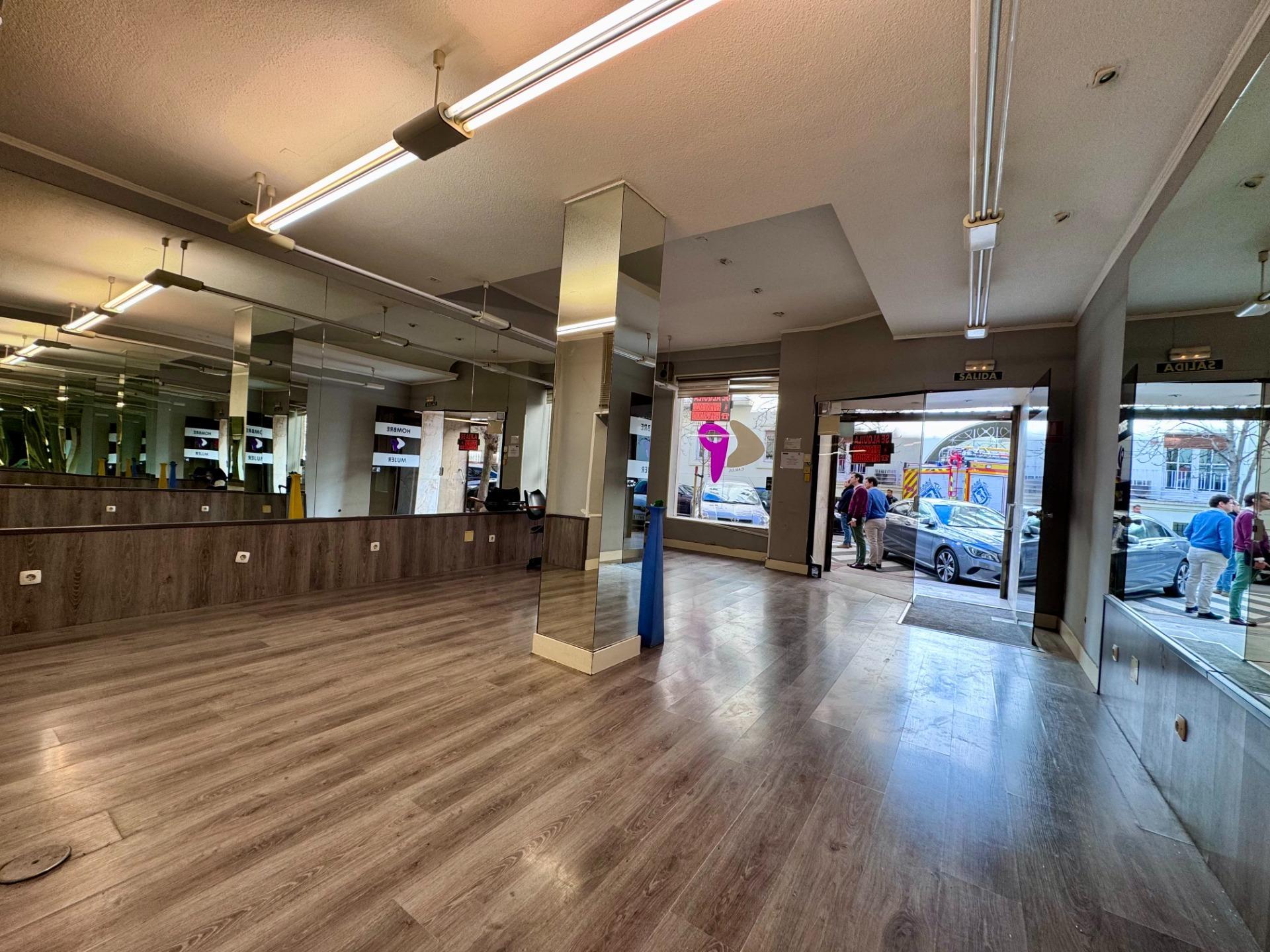 Retail in Madrid, Madrid for lease Interior Photo- Image 1 of 4