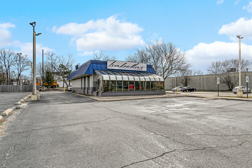 5540 New Wilke Rd, Rolling Meadows, IL for sale - Primary Photo - Image 1 of 6