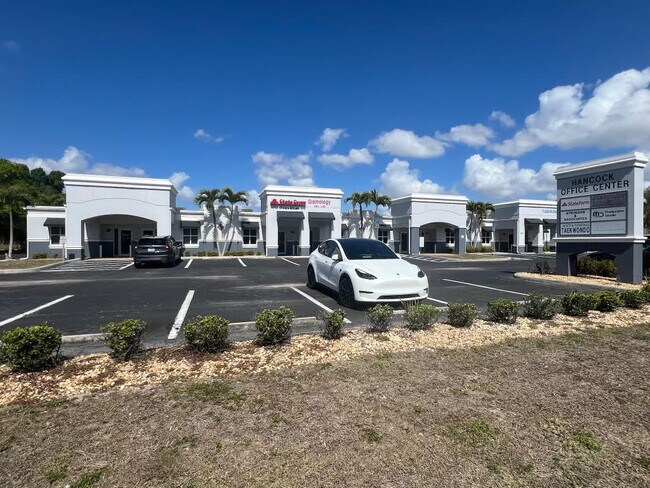 Plus de détails pour 3443 Hancock Bridge Pky, North Fort Myers, FL - Bureau à louer