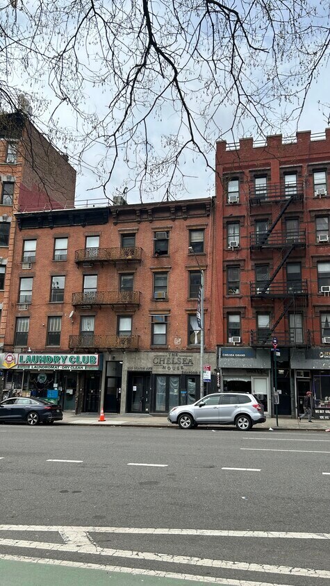 235 9th Ave, New York, NY for lease Building Photo- Image 1 of 2