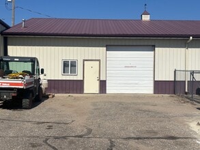 717 27th St SE, Minot, ND for lease Building Photo- Image 1 of 4