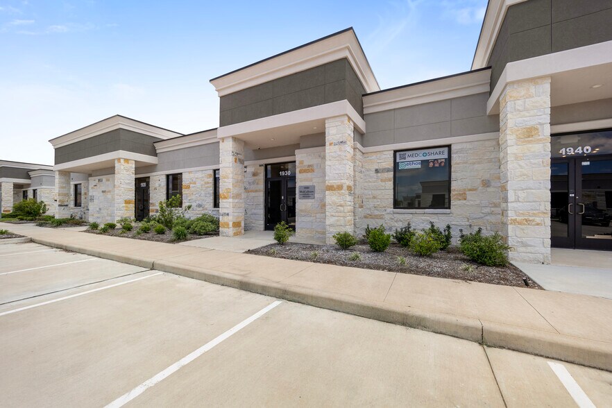 3129 Kingsley Dr, Pearland, TX à louer - Photo du bâtiment - Image 3 de 40