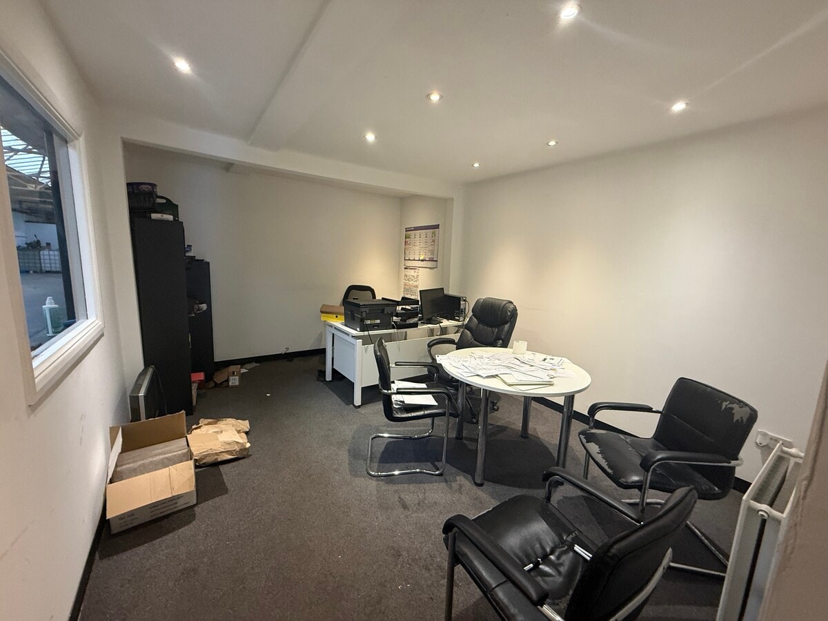 Porters Wood, St Albans, HRT AL3 6PQ - Unité 3 -  - Photo intérieure - Image 2 of 2